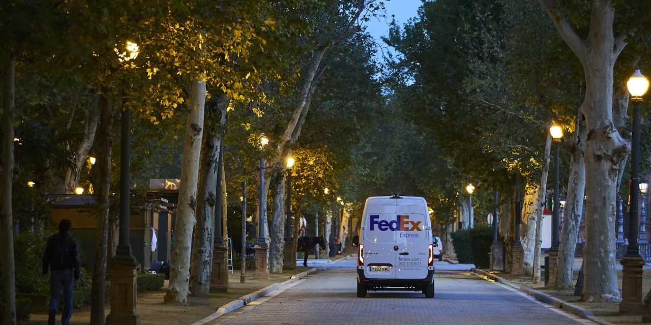 FedEx Commits to Carbon-Neutral Operations by 2040
