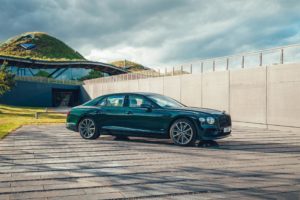THE WORLD’S BEST LUXURY SEDAN MADE GREENER: INTRODUCING THE NEW FLYING SPUR HYBRID