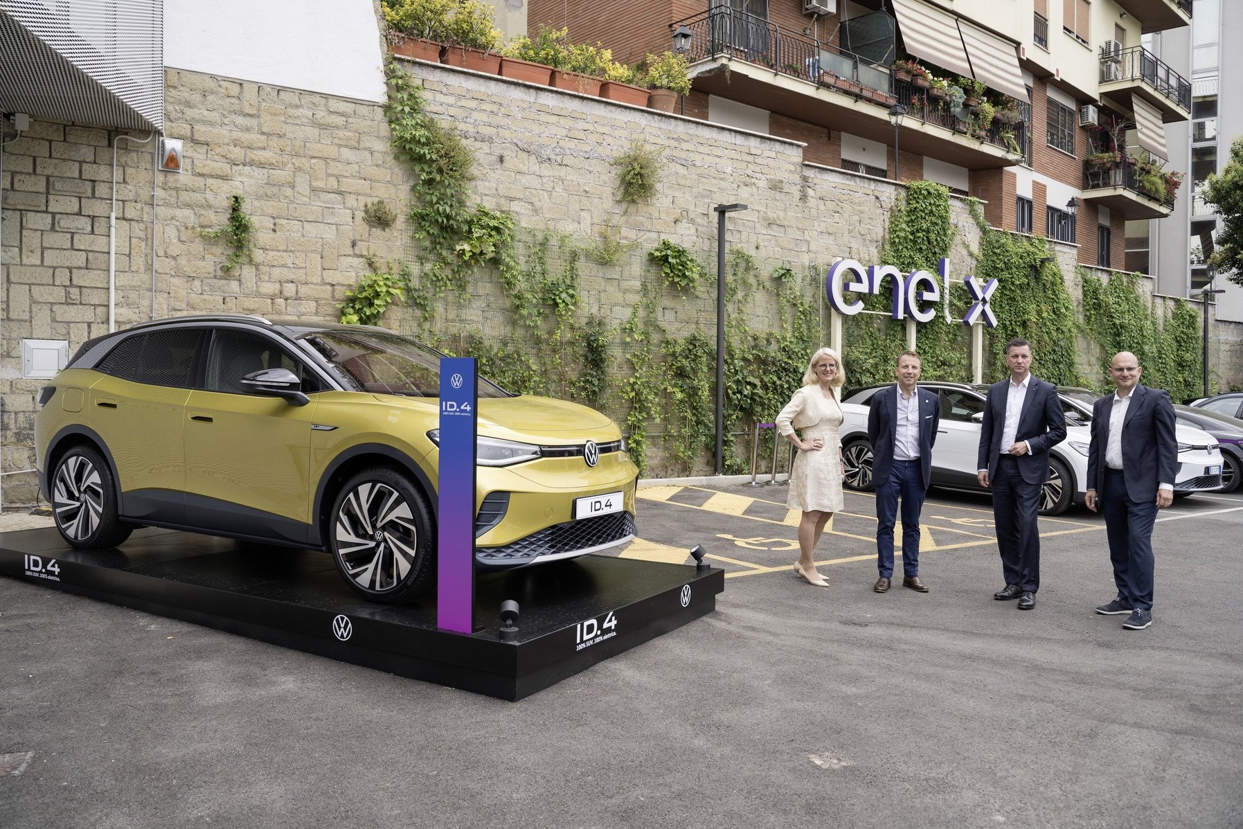 Enel X and Volkswagen team up for electric mobility in Italy