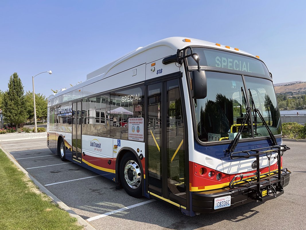 BYD DELIVERS TWO K7M-ER ELECTRIC BUSES TO LINK TRANSIT