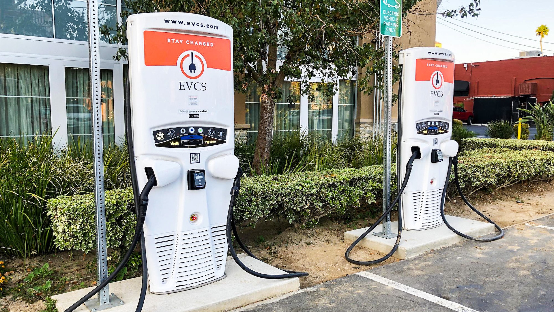 Tritium Collaborates With Fast Charging Network Operator EVCS to Deploy Over 500 New EV Fast Chargers
