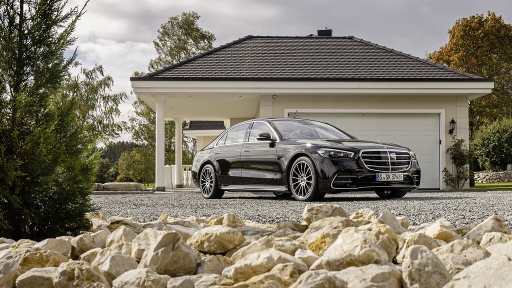 News on the S-Class: plug-in hybrid also as all-wheel drive, MBUX even more user-friendly