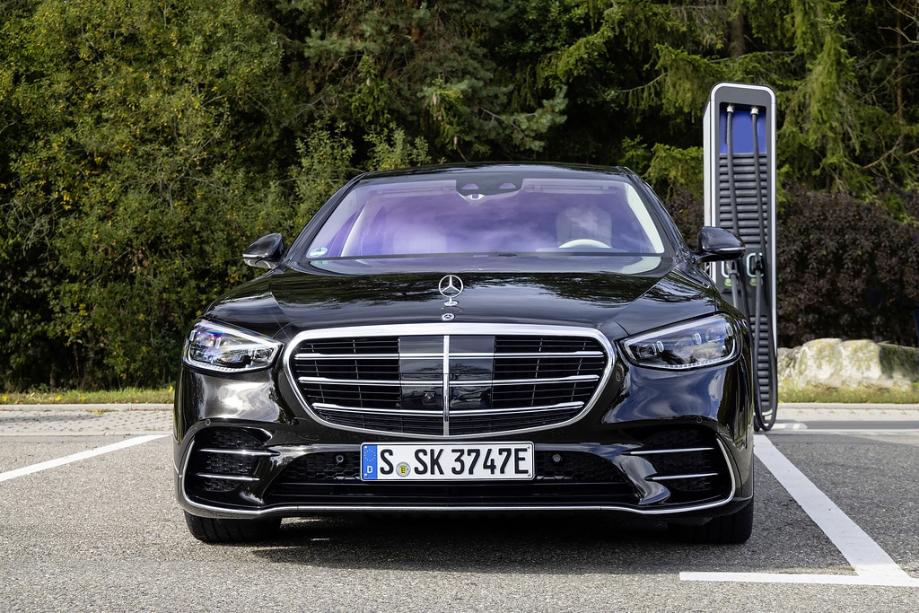 News on the S-Class: plug-in hybrid also as all-wheel drive, MBUX even more user-friendly