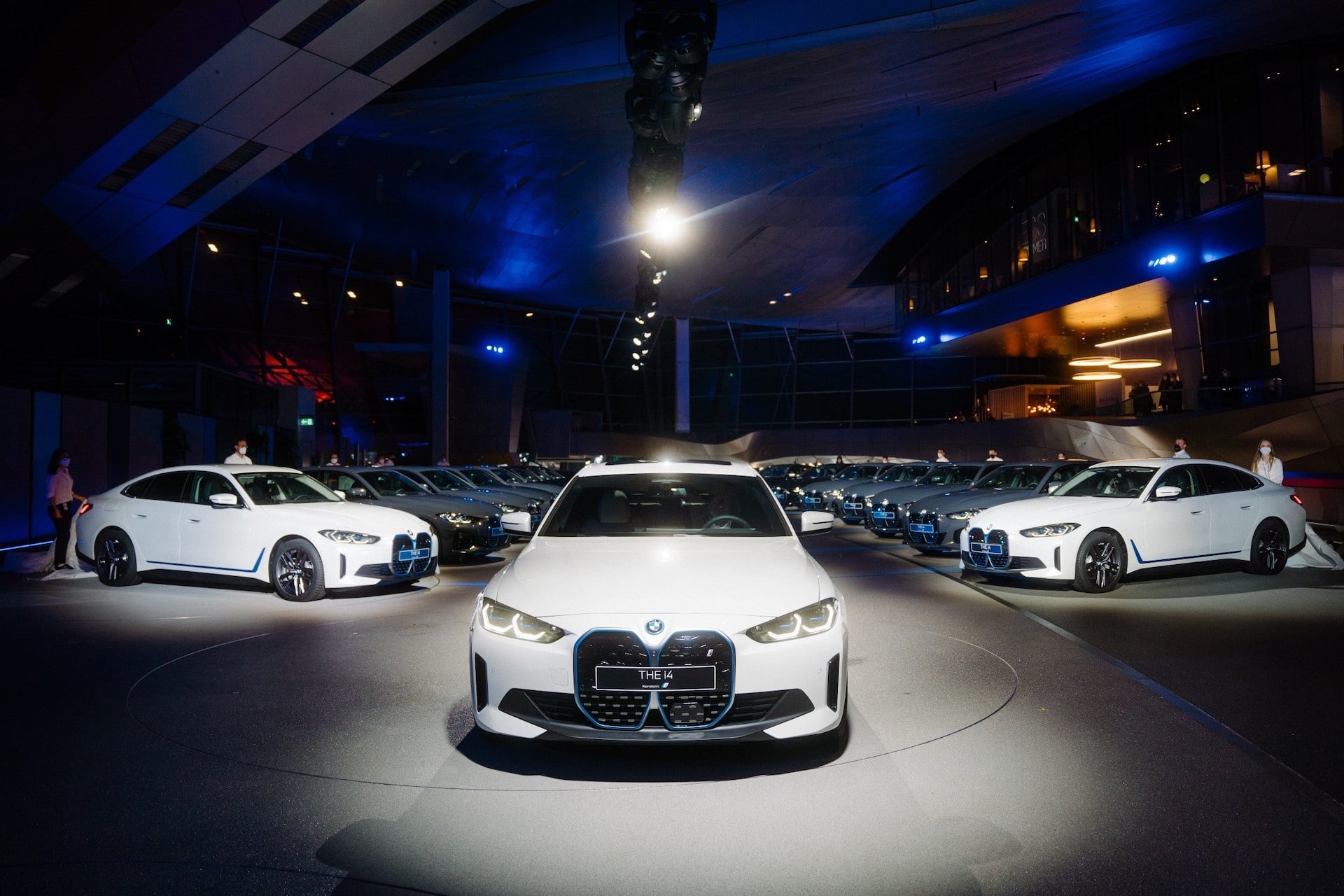 First customers take delivery of their fully-electric BMW i4 vehicles.