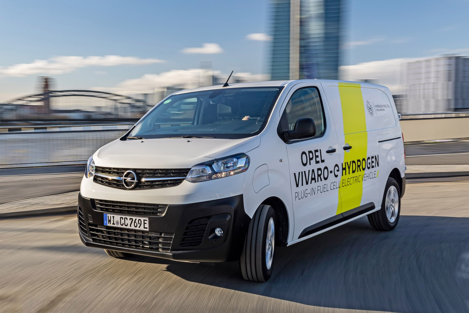 Into The Hydrogen-Based Future Now, with Opel Vivaro-e HYDROGEN