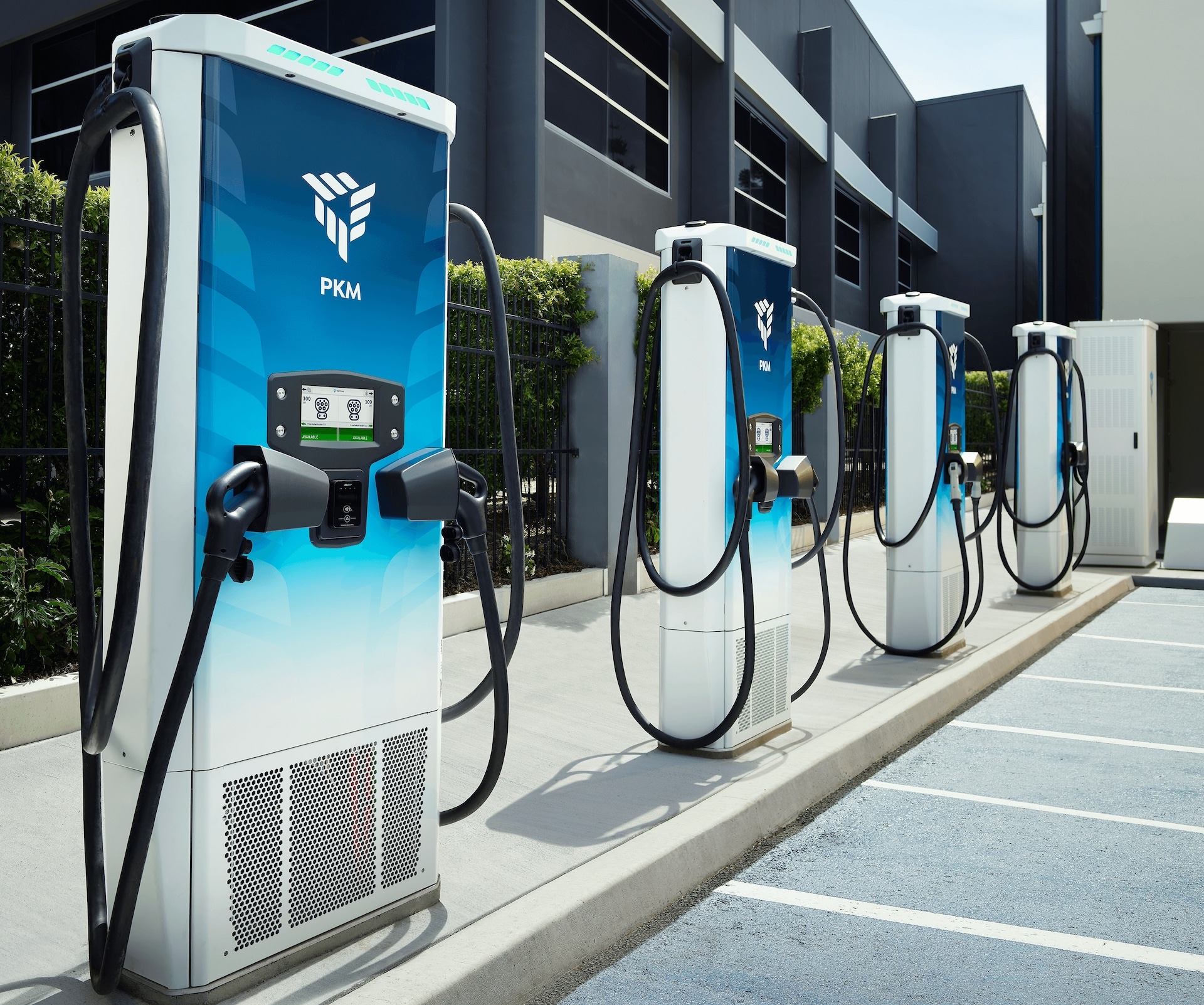 Tritium Unveils Groundbreaking Line of EV Fast Chargers