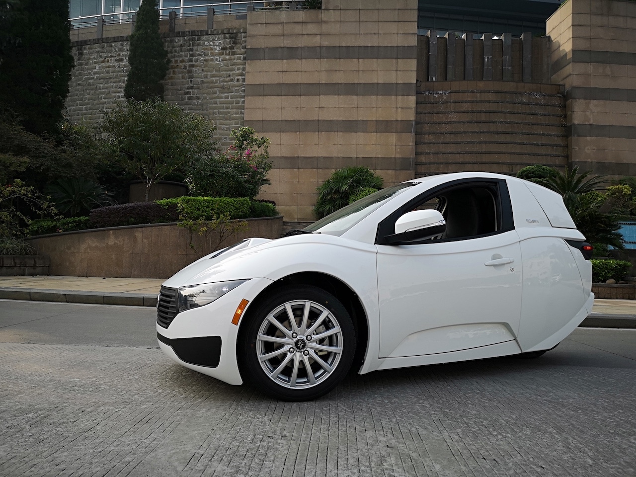 Corvette Inspiration for Solo 3-Wheel EV
