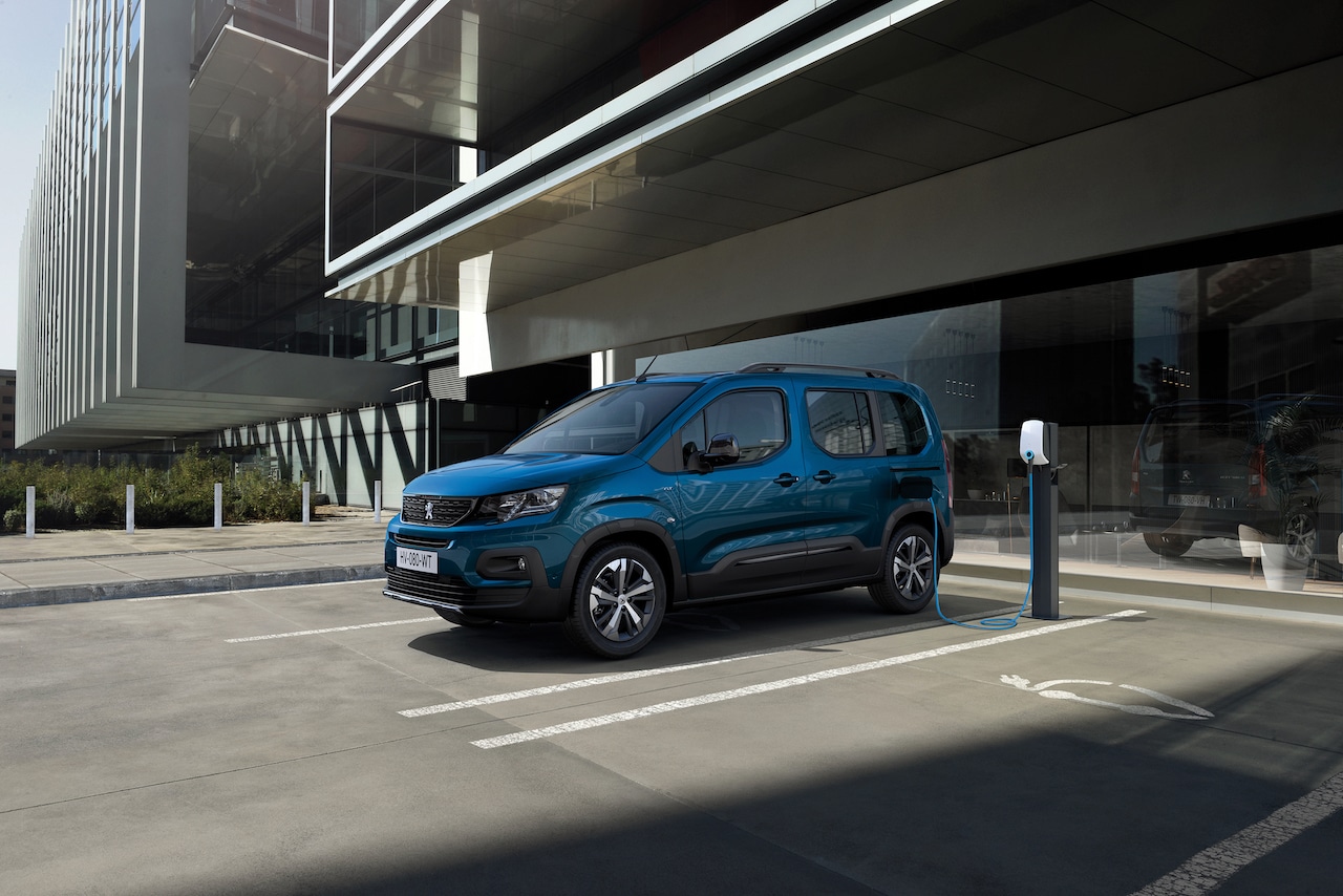 PEUGEOT focuses its people mover offer on purely electric versions