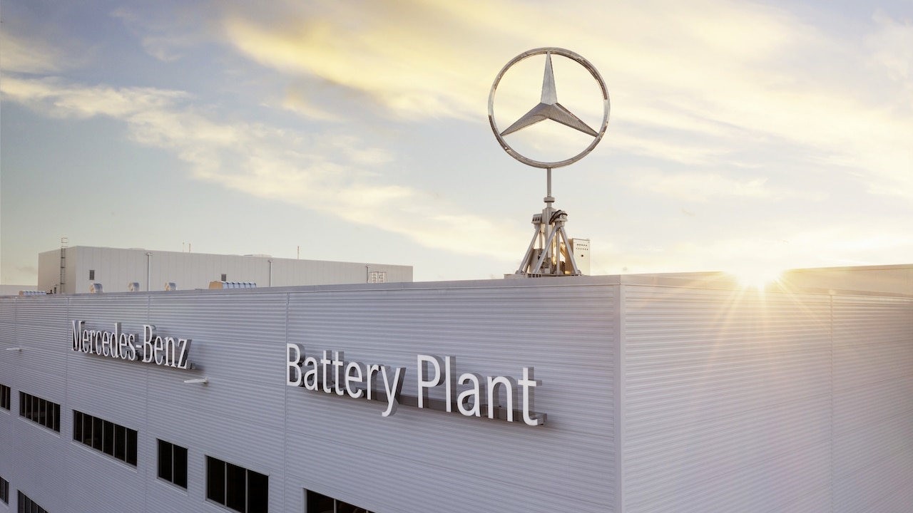 Mercedes-Benz EV Ramp-Up: New Battery Plant Sets Stage for EQS SUV Production in the U.S.