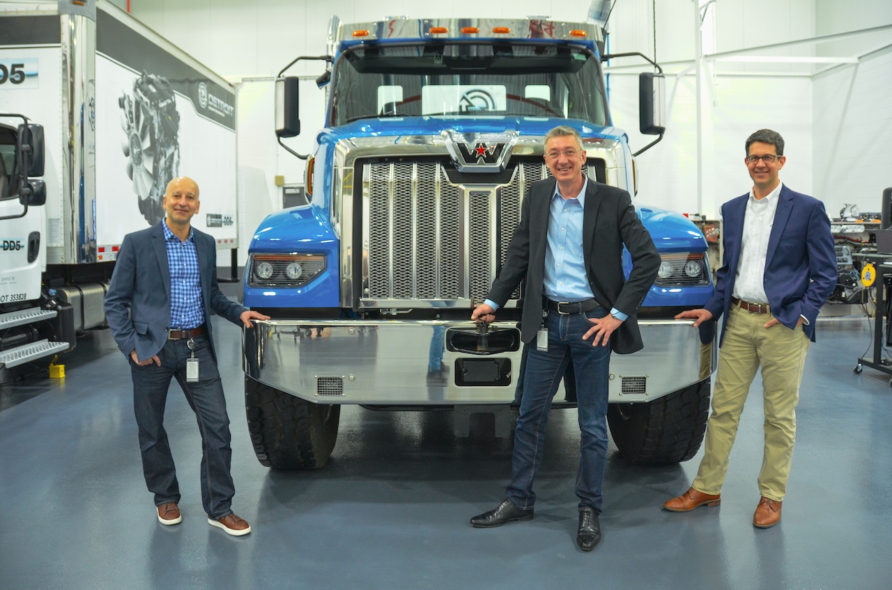Daimler Trucks - Detroit Expands Service Training Center to Add EV Courses