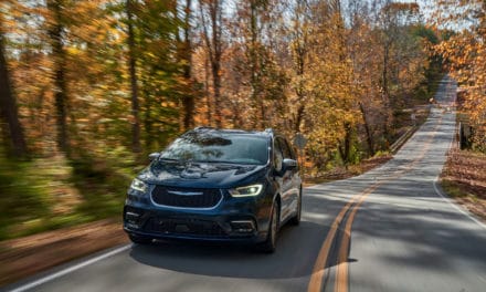 2022 Chrysler Pacifica Hybrid Earns Praise at TAWA Auto Roundup