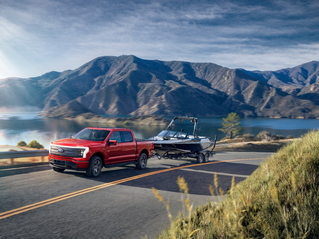 How Ford F-150 Lightning Software Accurately Estimates Range To Give Customers Confidence While Towing
