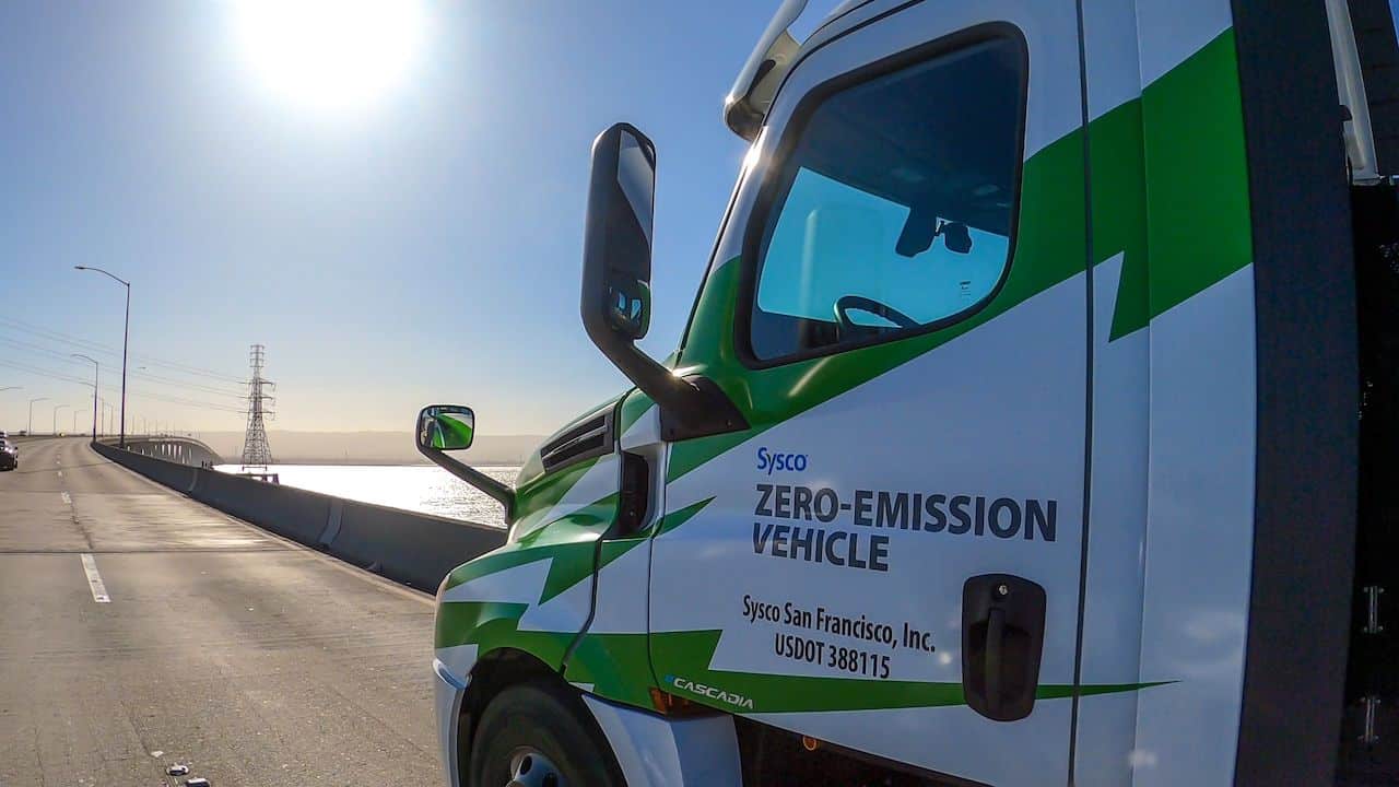 Sysco Transforming the Future of Foodservice Delivery: Announces Intent to Purchase Up to 800 battery electric Freightliner eCascadia from Daimler Truck North America to Serve U.S. Customers