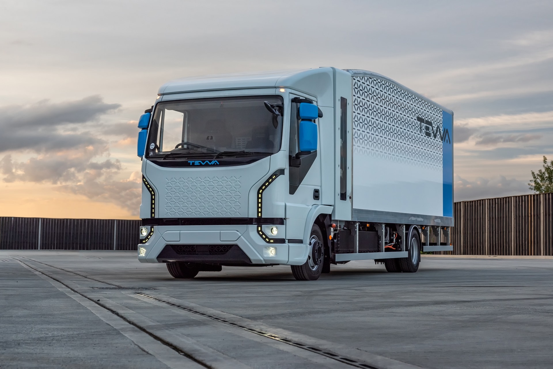 Tevva Launches Hydrogen Electric Truck in the UK The EV Report