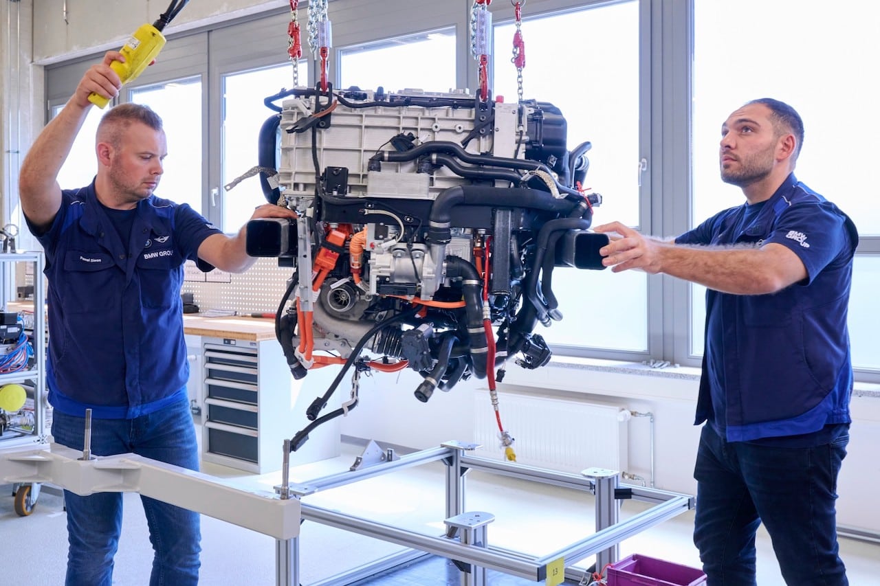 Fuel Cell System Production BMW iX5 Hydrogen