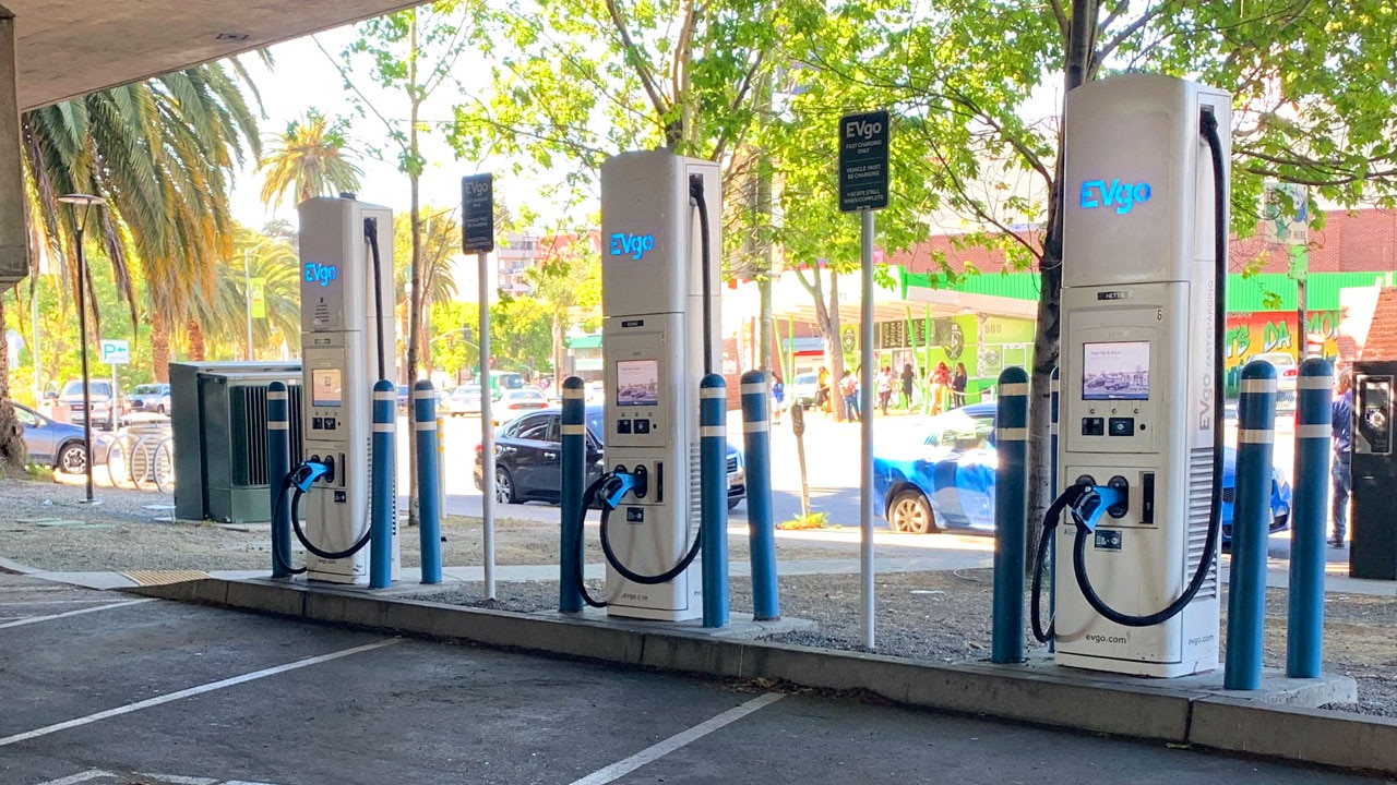 Oakland Expands Electric Vehicle Charging Access