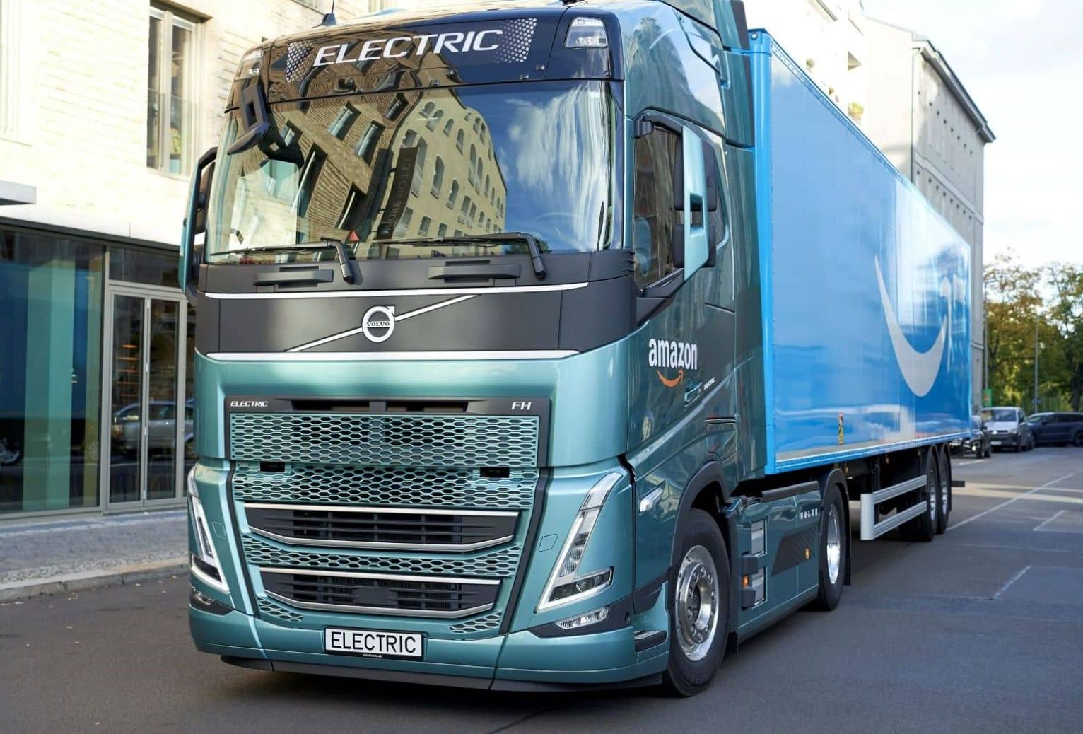 Volvo delivers electric trucks with fossil-free steel to customers