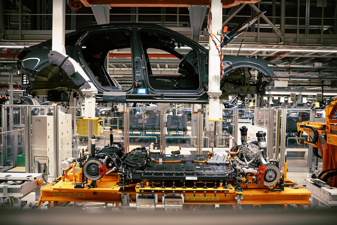 Brussels plant kicks off production for the new Audi Q8 e-tron