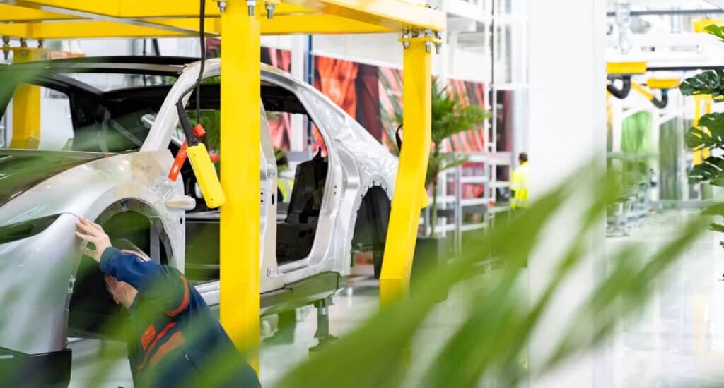 VALMET AUTOMOTIVE STARTS SERIES PRODUCTION OF THE SOLAR ELECTRIC LIGHTYEAR 0
