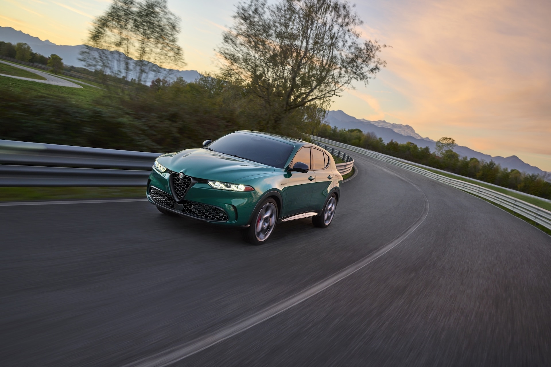 Alfa Romeo Announces Pricing and Pre-ordering for All-new 2024 Tonale