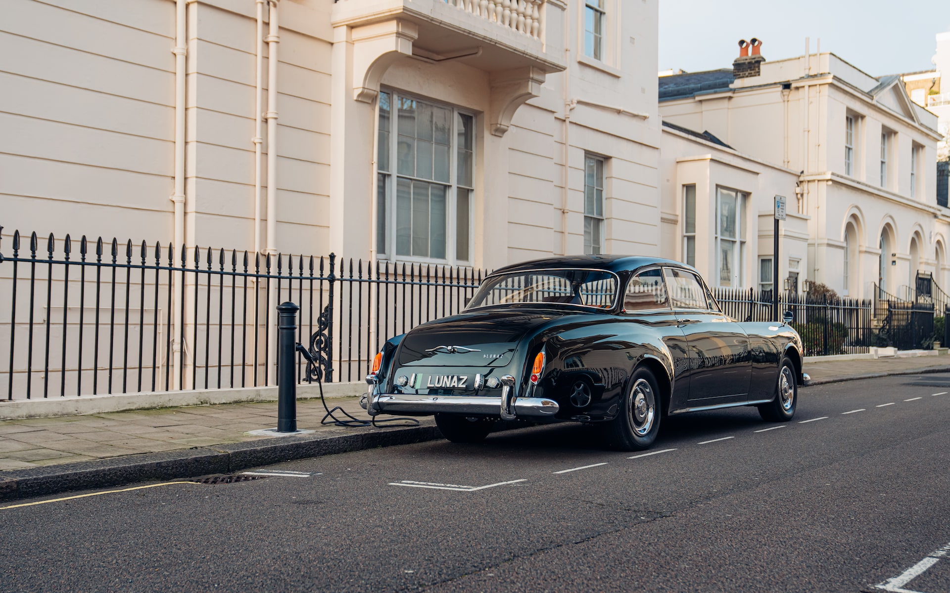 Lunaz Design unveils world’s rarest fully electric classic car: the 1961 Bentley S2 Continental