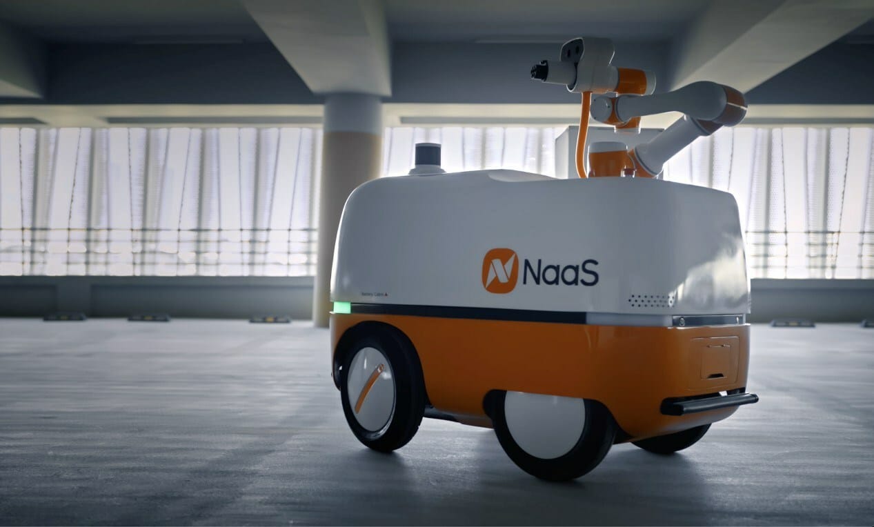 NaaS Launches Self-Developed Automatic Charging Robot for EVs in China