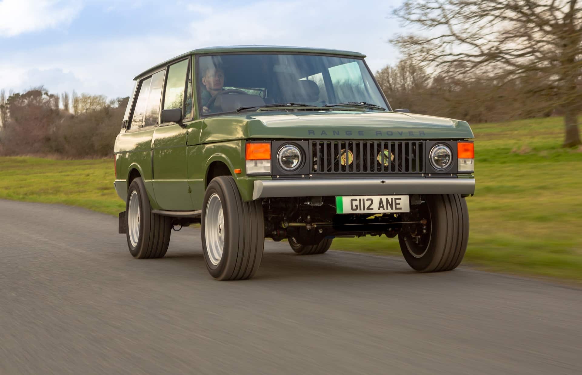 Inverted Debuts UK’s First Road-Registered Electrified Range Rover Classic