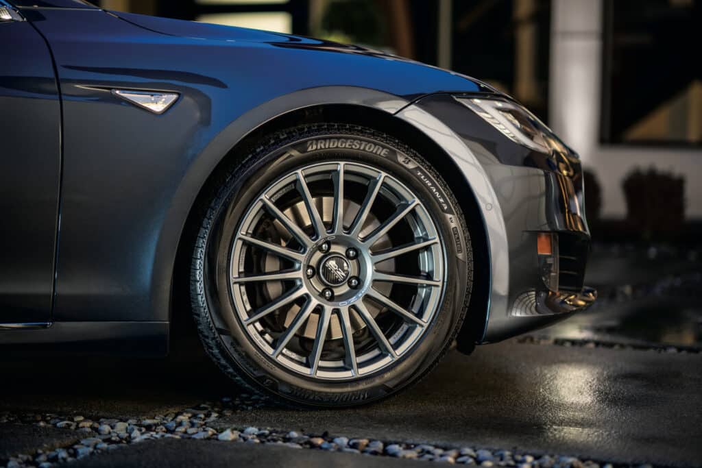 Bridgestone Unveils Turanza EV Tire, Revolutionizing the Electric Vehicle Market with ENLITEN Technology