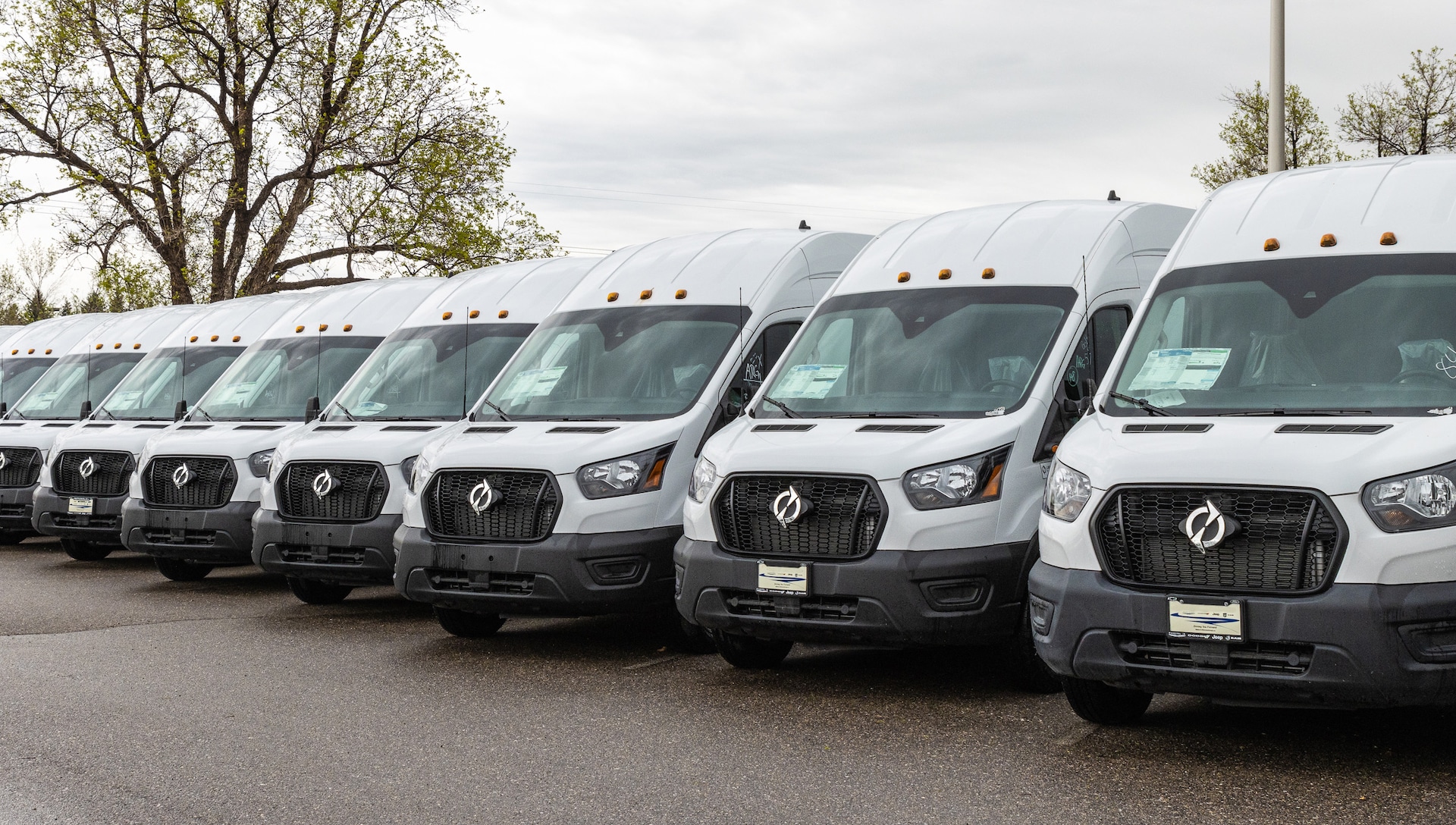 Lightning eMotors Signs Deal with Macnab EV Sales Corp. for 126 Zero-Emission Vehicles