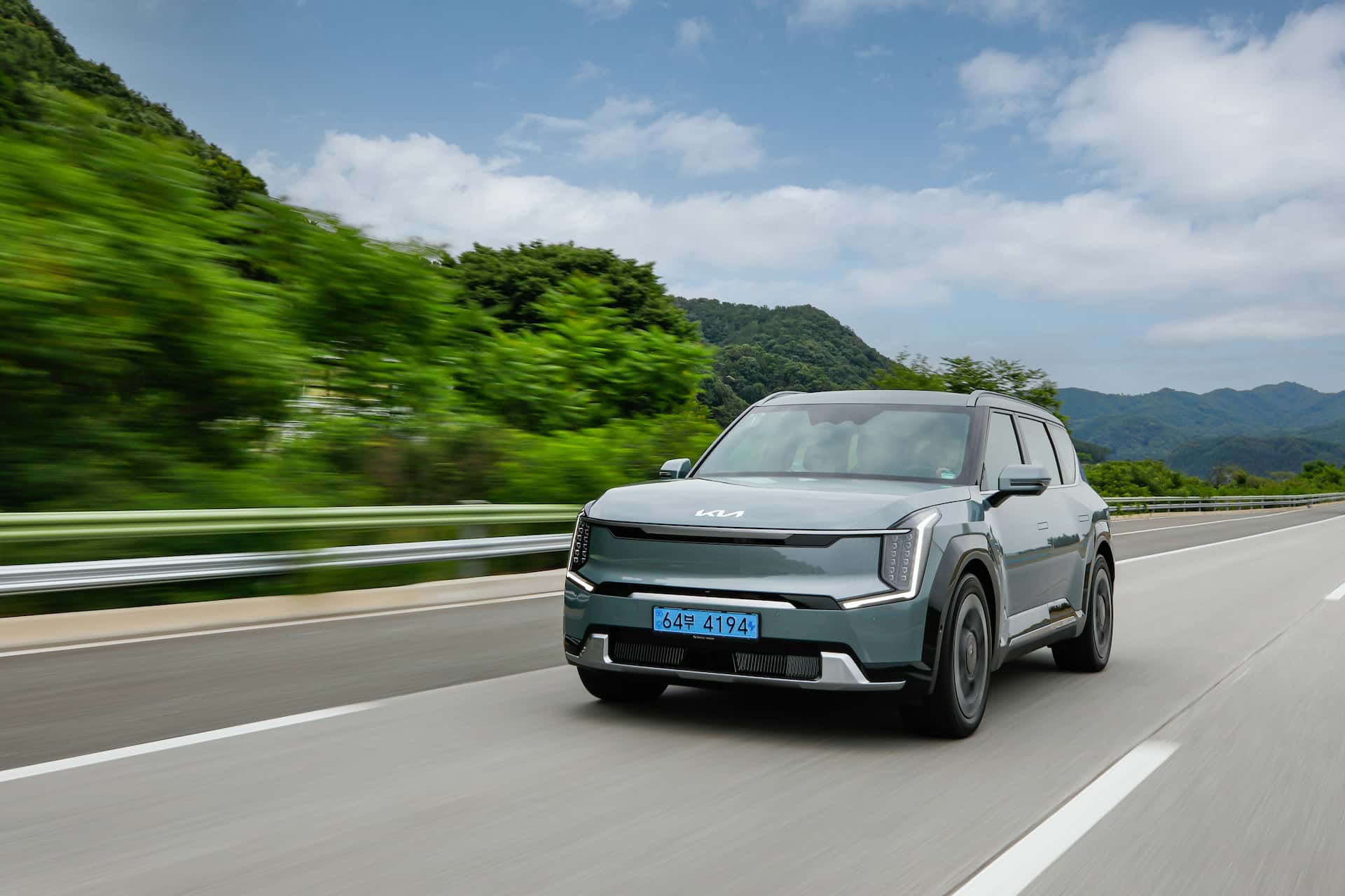 Discover the All-New Kia EV9: Redefining Luxury, Comfort, and Adventure in Electric SUVs