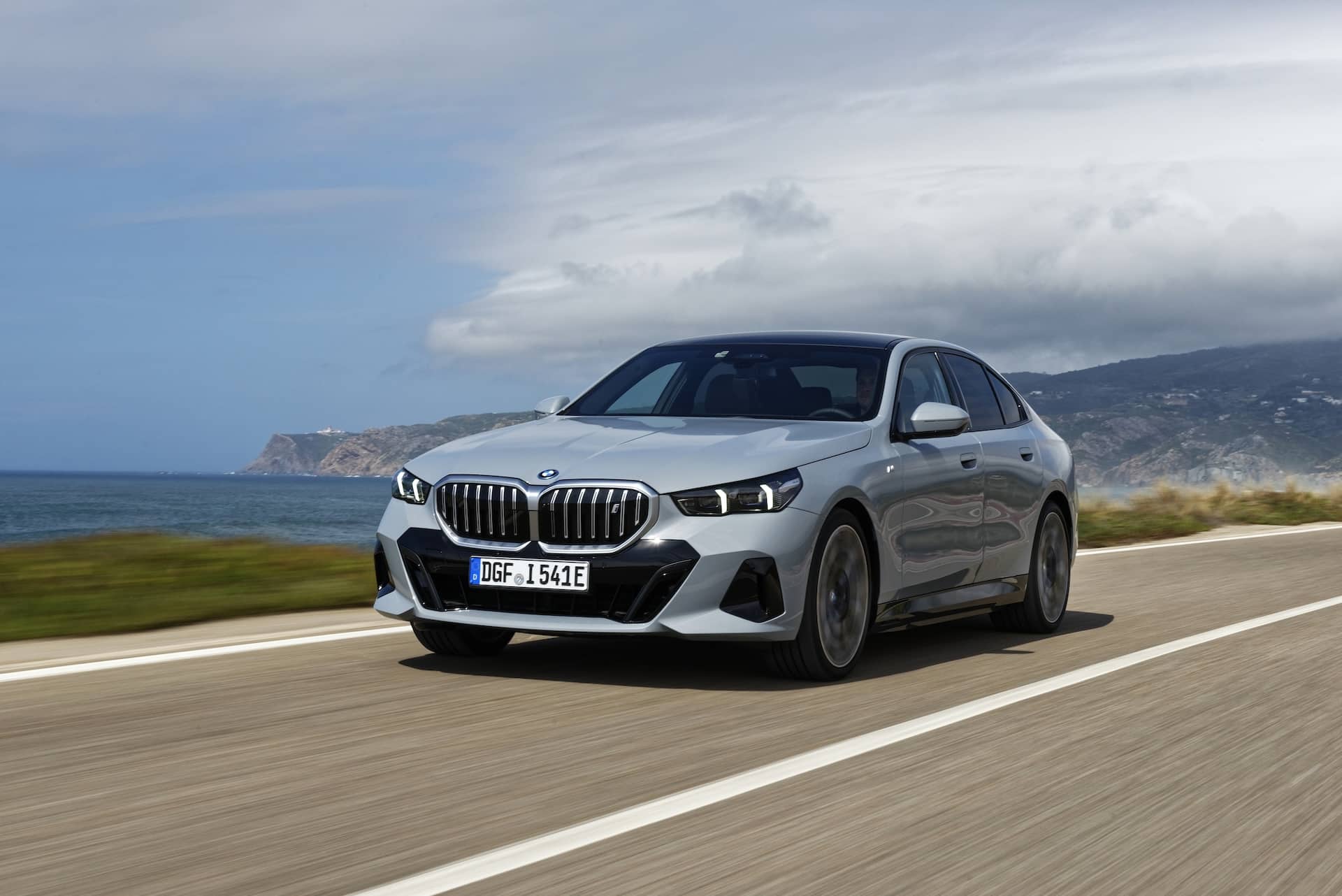 BMW i5 Electric Sedan Makes Global Debut - The EV Report