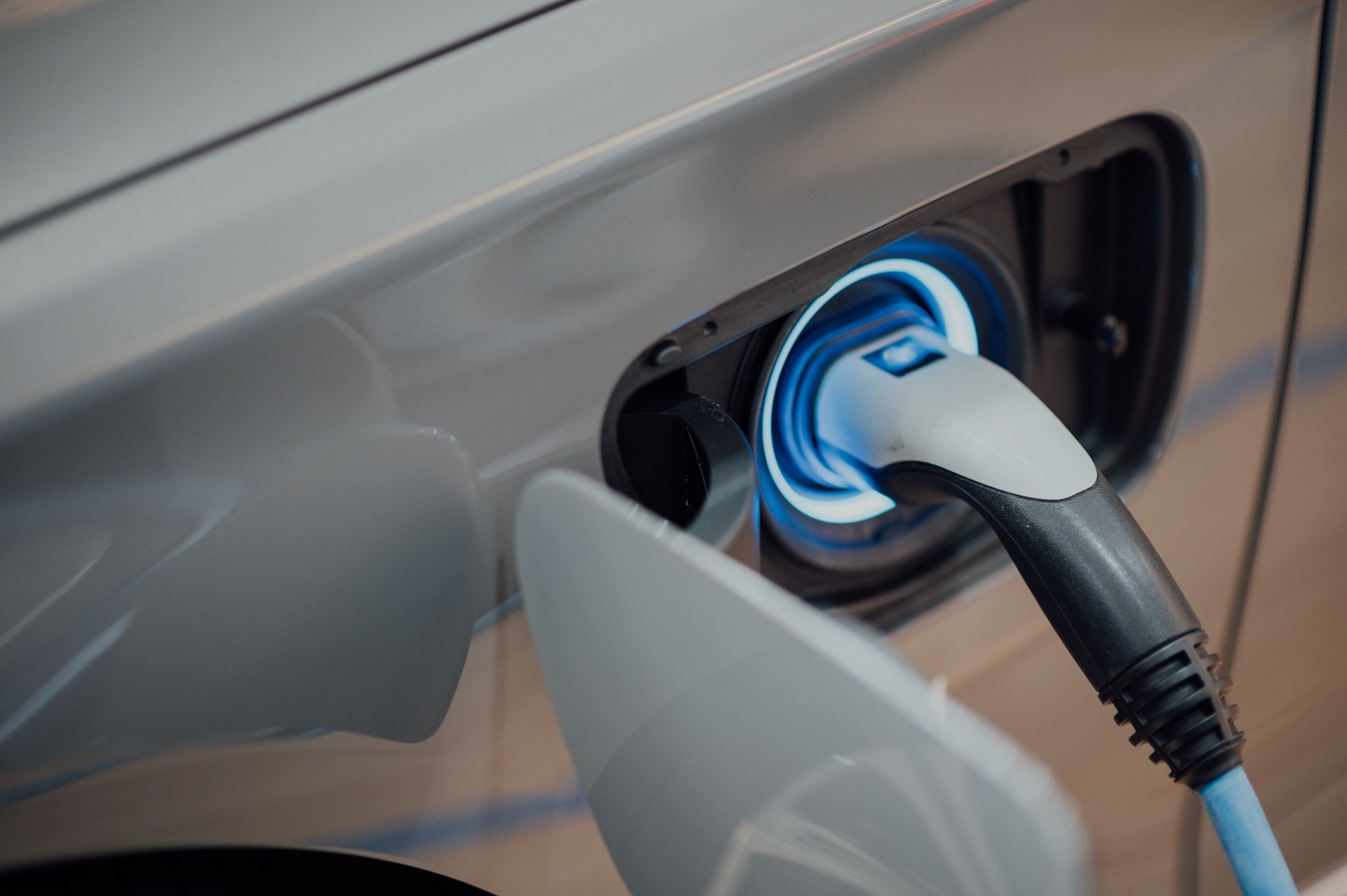 Rightcharge Launches Game-Changing EV Fuel Card