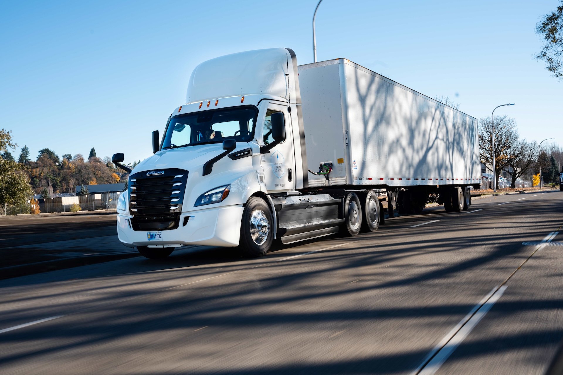 DTNA Initiates Electric Truck Fleet in Northwest