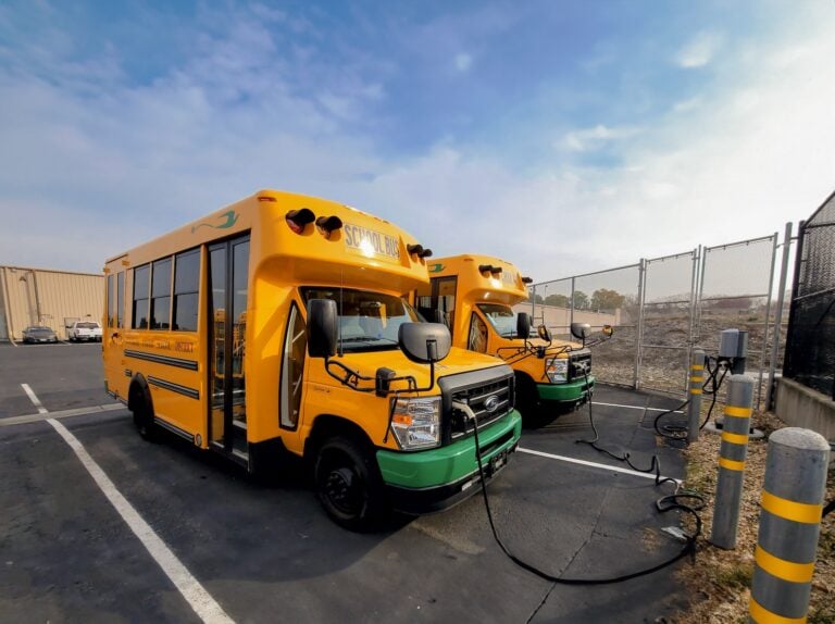 Bidirectional Buses Boost Grid & Community