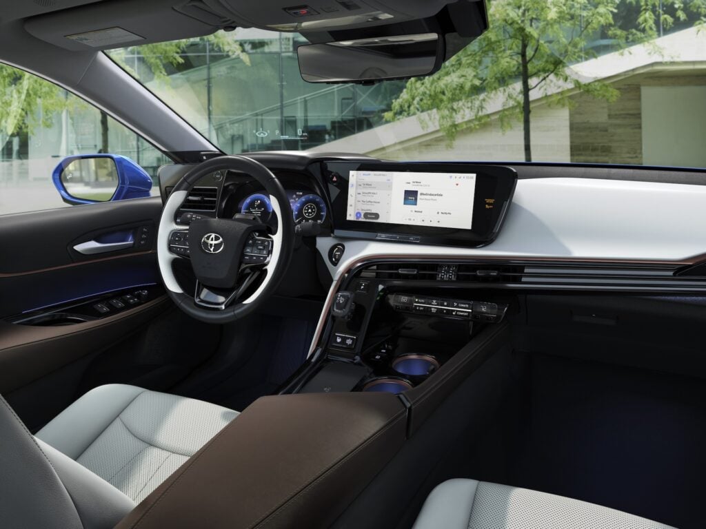 Toyota Mirai 2024: Advanced Evolution

