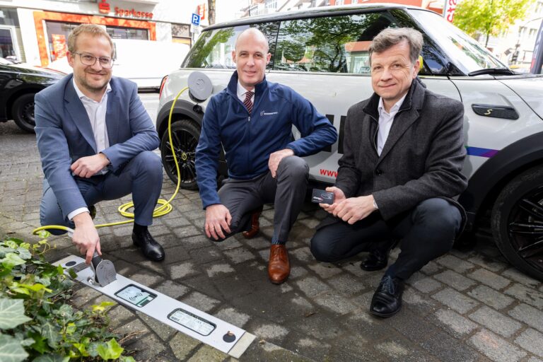 Cologne Pilots Innovative Curb Chargers