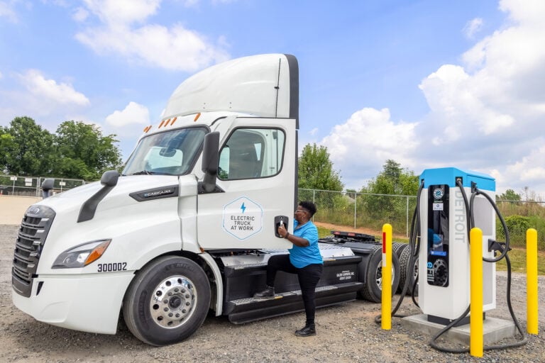 Daimler Truck Electrifies Logistics with Salem and Electrada