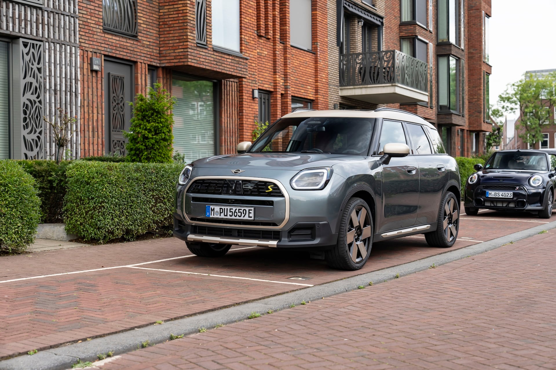 Survey Highlights Americans' Continued Interest in EVs