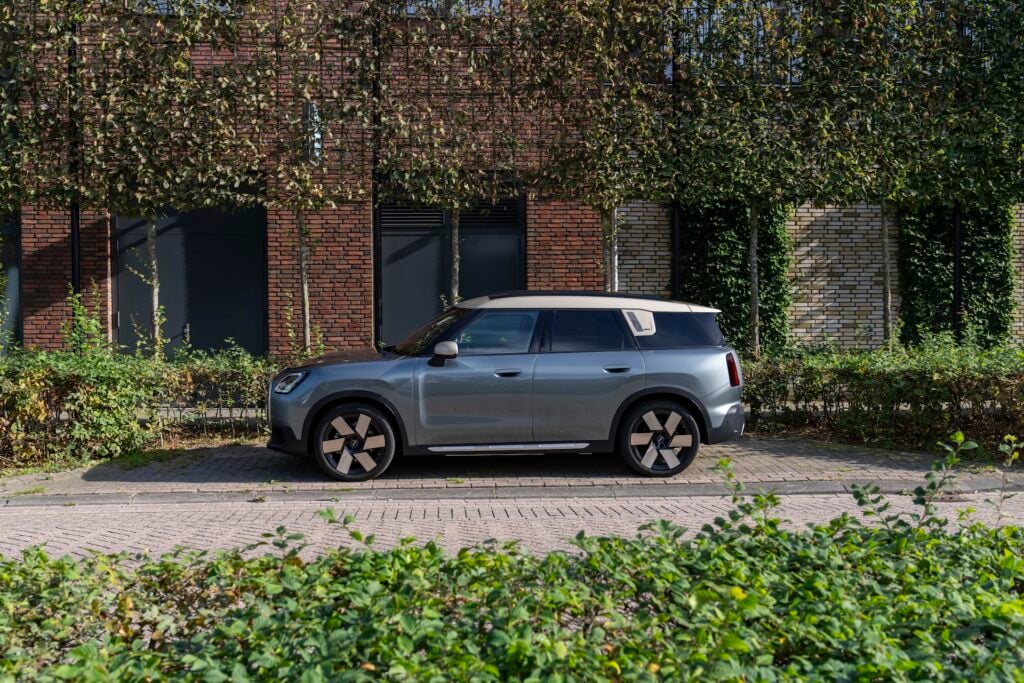 Survey Highlights Americans' Continued Interest in EVs