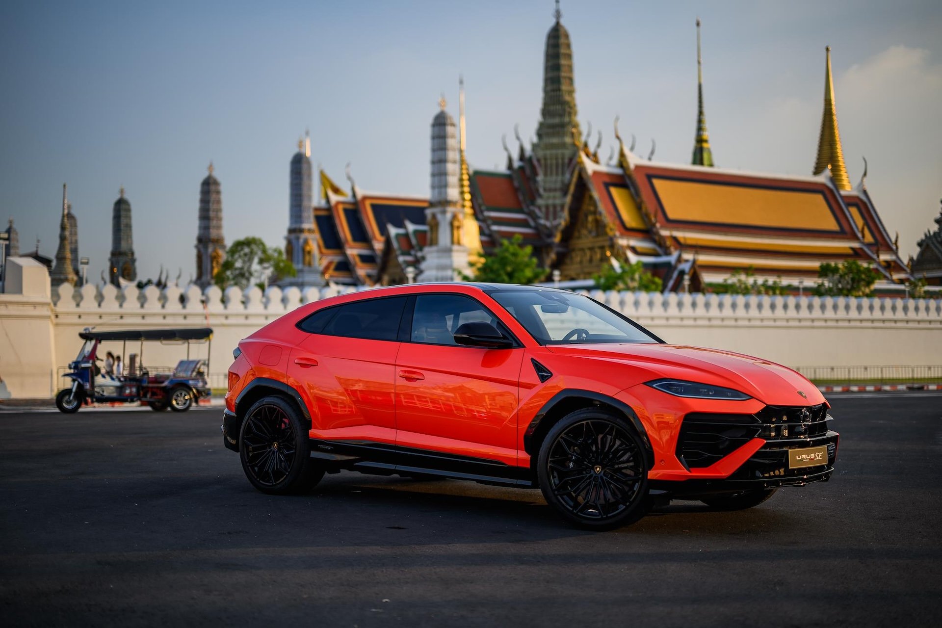 Lamborghini Urus SE World Tour: Global Debut