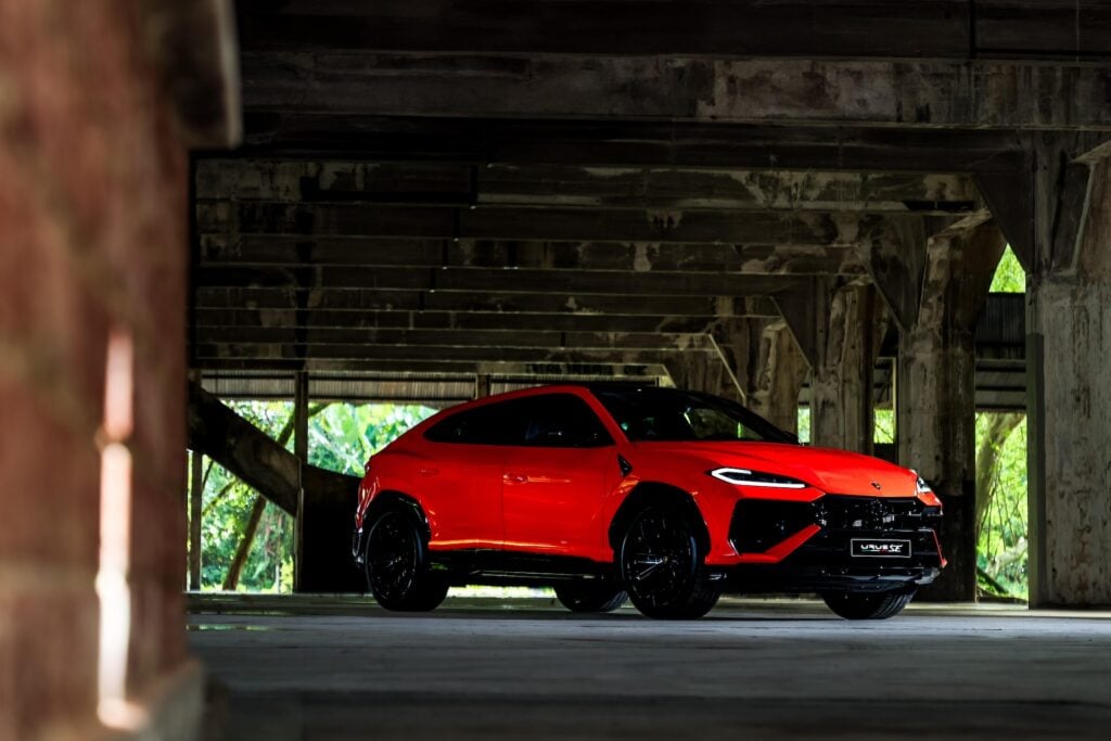 Lamborghini Urus SE World Tour