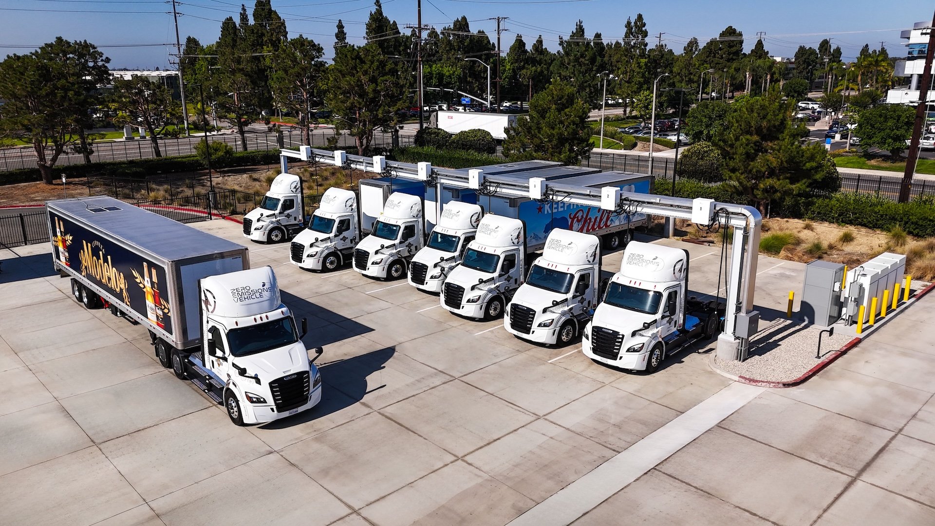 Freightliner Delivers 29 Electric Trucks to Reyes