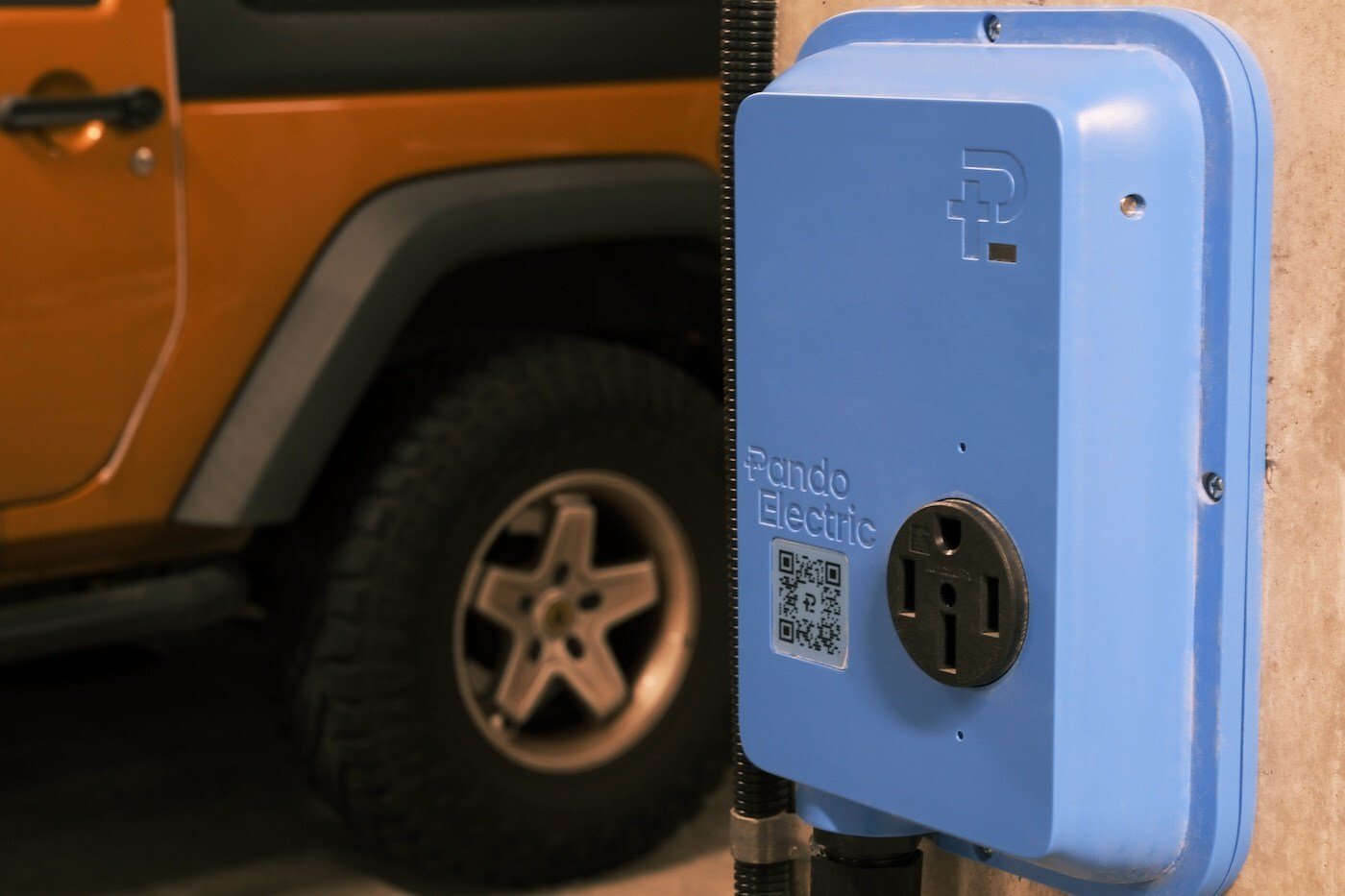 Pando Simplifies Multi-Family EV Charging