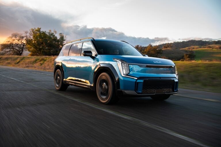 2024 Kia EV9 Wins Top 3-Row EV SUV Award