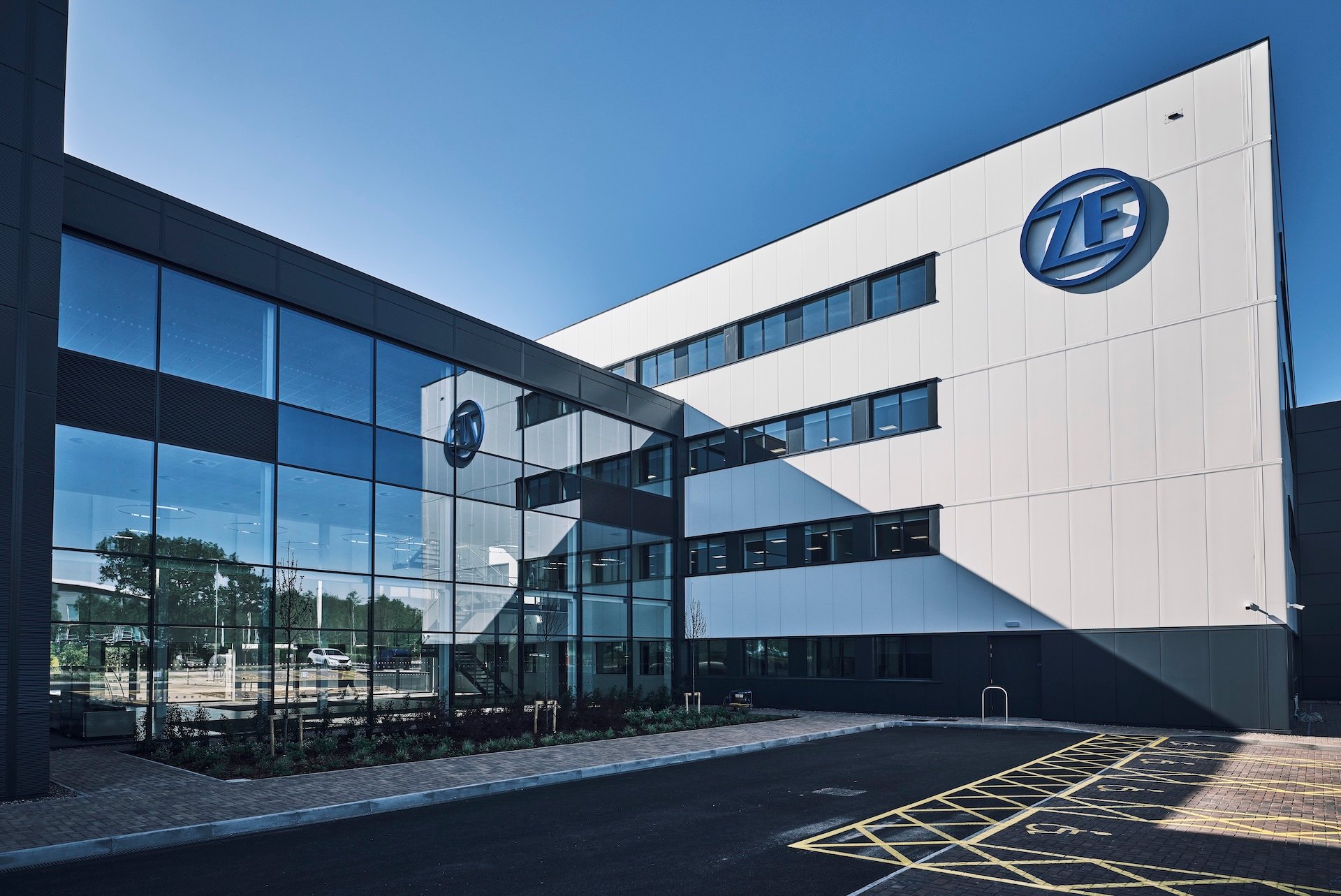 ZF Launches 800V Test Lab in UK