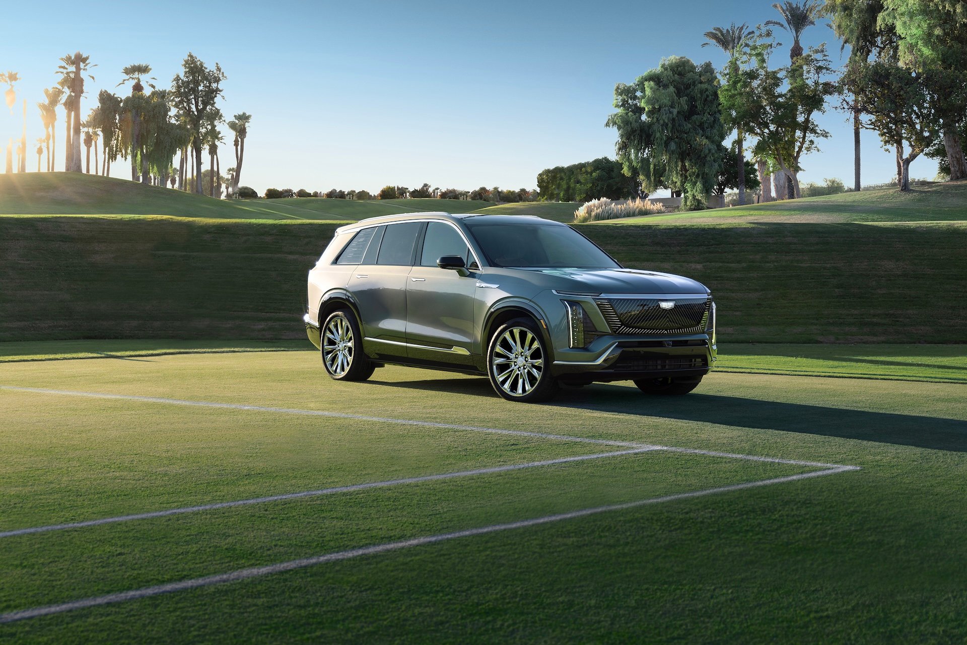 Cadillac VISTIQ: A New EV Luxury SUV