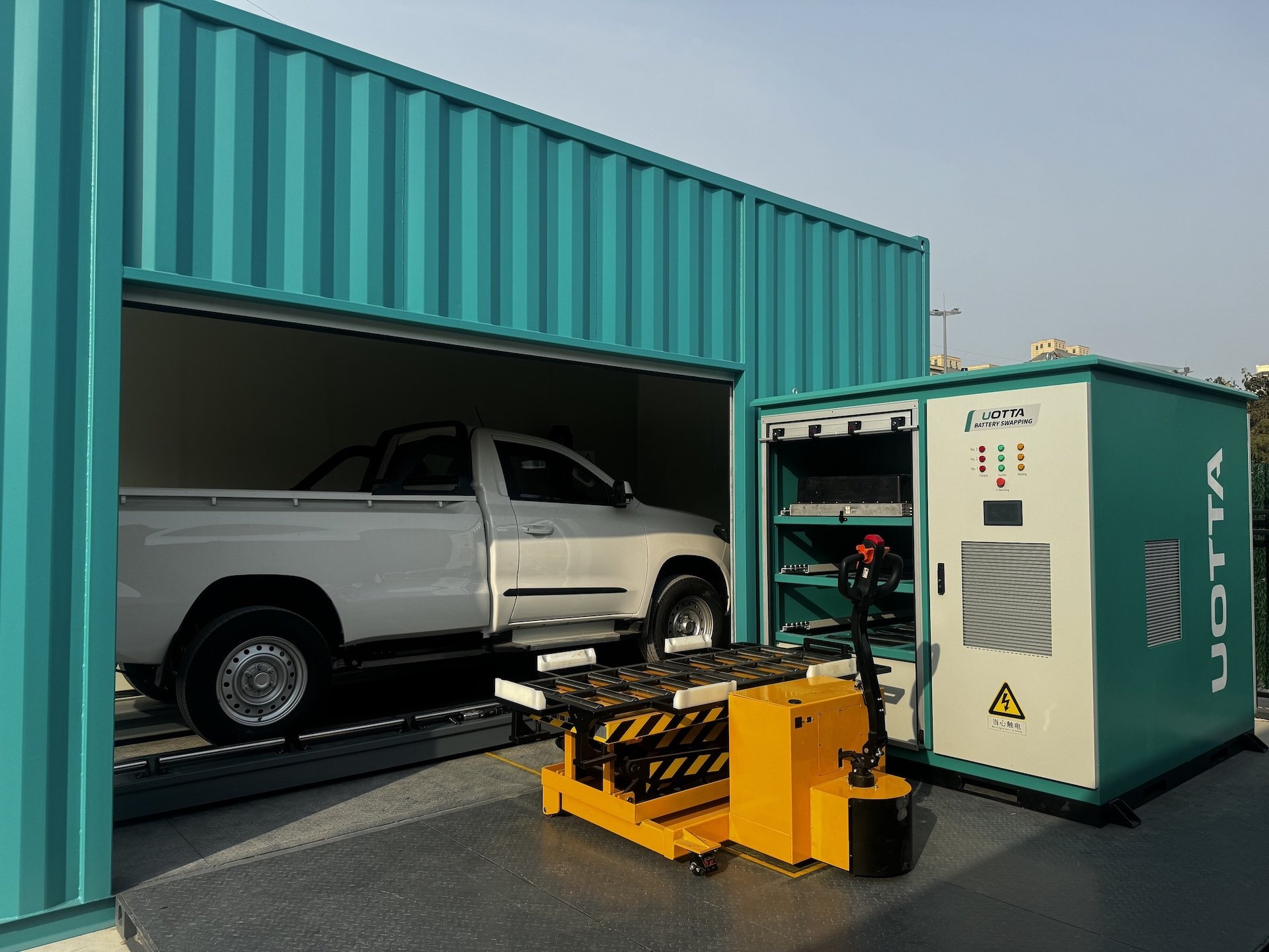 UOTTA Launches Universal Battery Swap Station