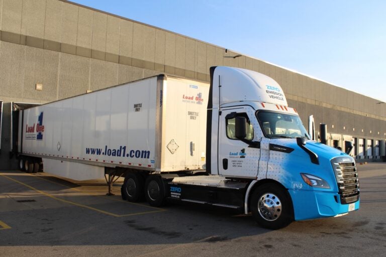 Electric Freightliner eCascadia Launched for Logistics