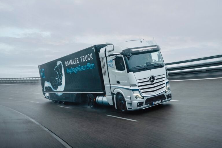 Daimler Truck Secures Major Funding for Hydrogen Trucks