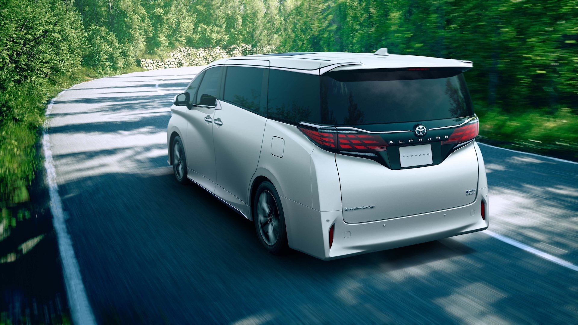 Japan: Toyota Unveils Alphard and Vellfire PHEVs